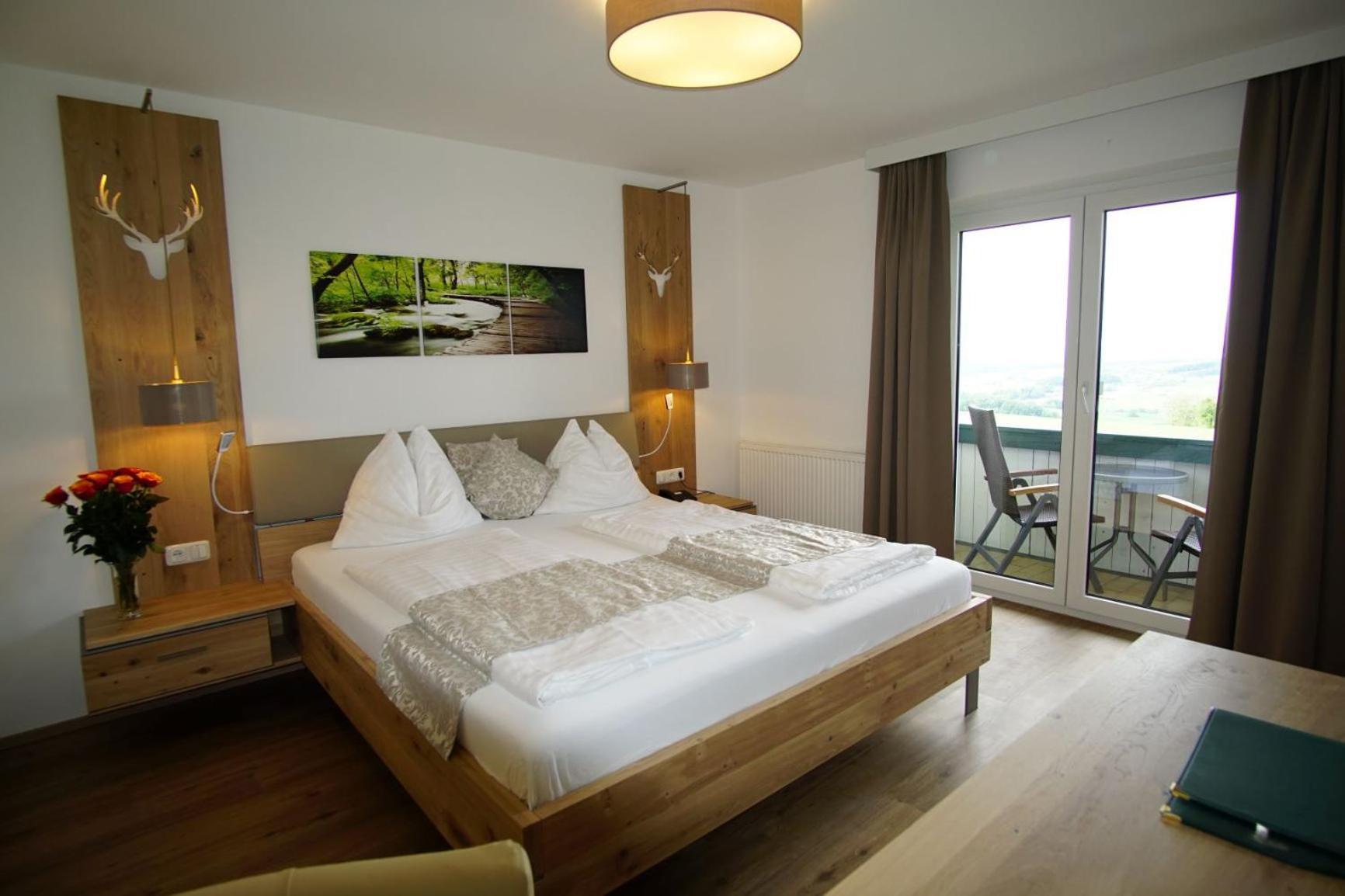 Hotel Irmgard Strass im Attergau Exterior photo